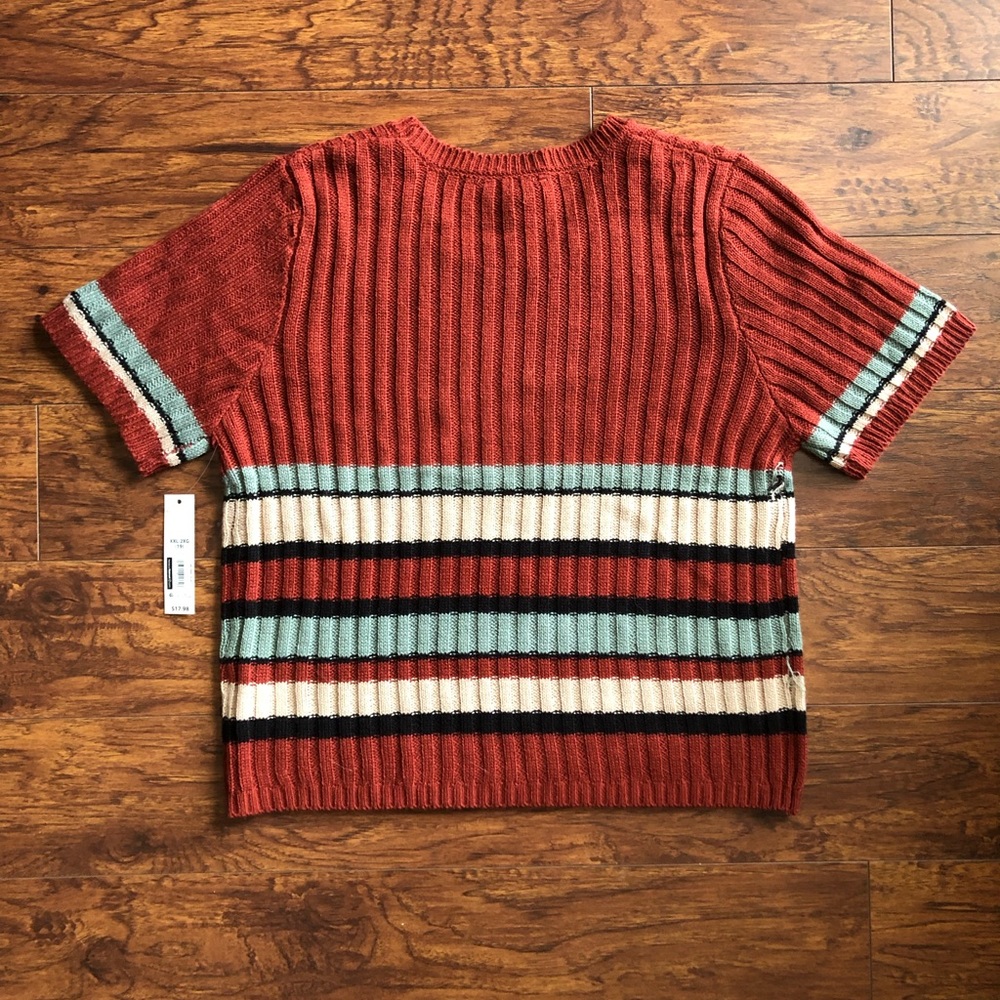 Colorblock Two-Piece Set - Picture 2 of 4